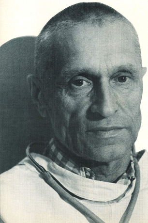 стара фотографія на меморіалу Амосова