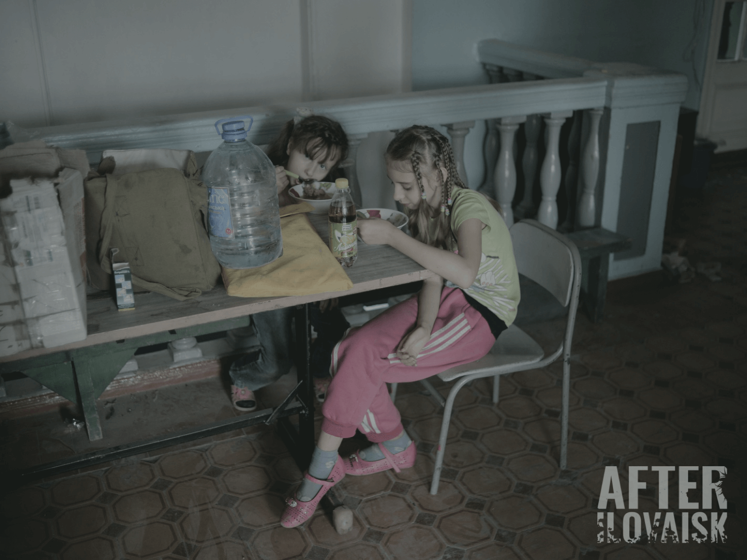 Діти у школі в Іловайску під час оточення